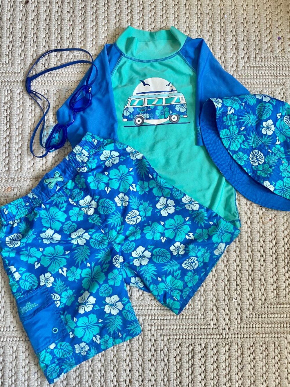 Swimsuit Set - Picture 2 of 7